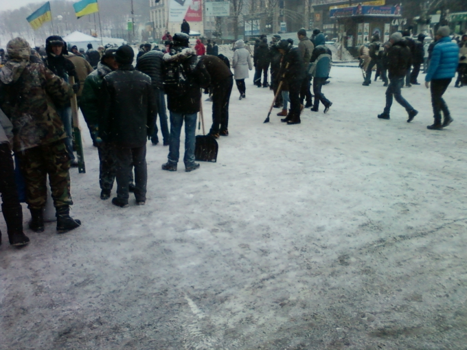 Євромайдан (11.12.13). Люди для людей в самом центре Киева
